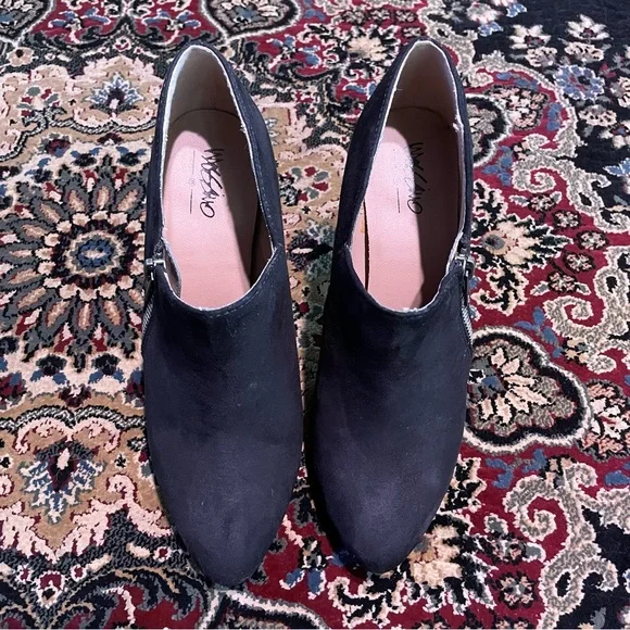 Black Suede Like High Heels Booties with Zippers 6.5 - Picture 10 of 10